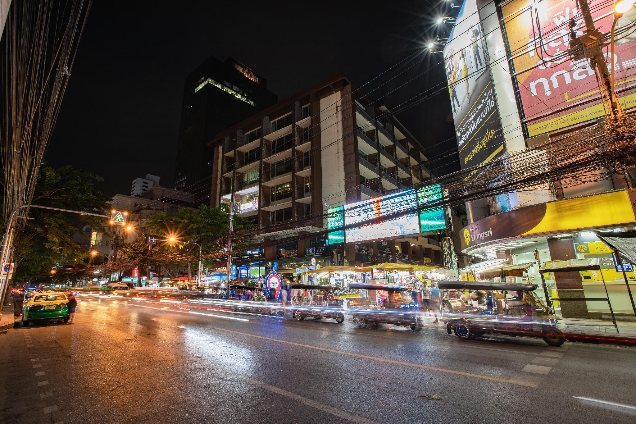 Every Surawong Bangkok Exteriör bild