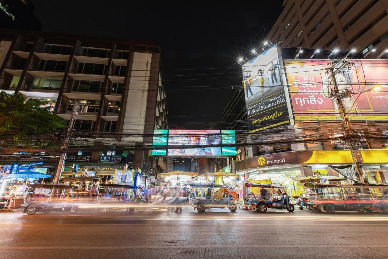 Every Surawong Bangkok Exteriör bild